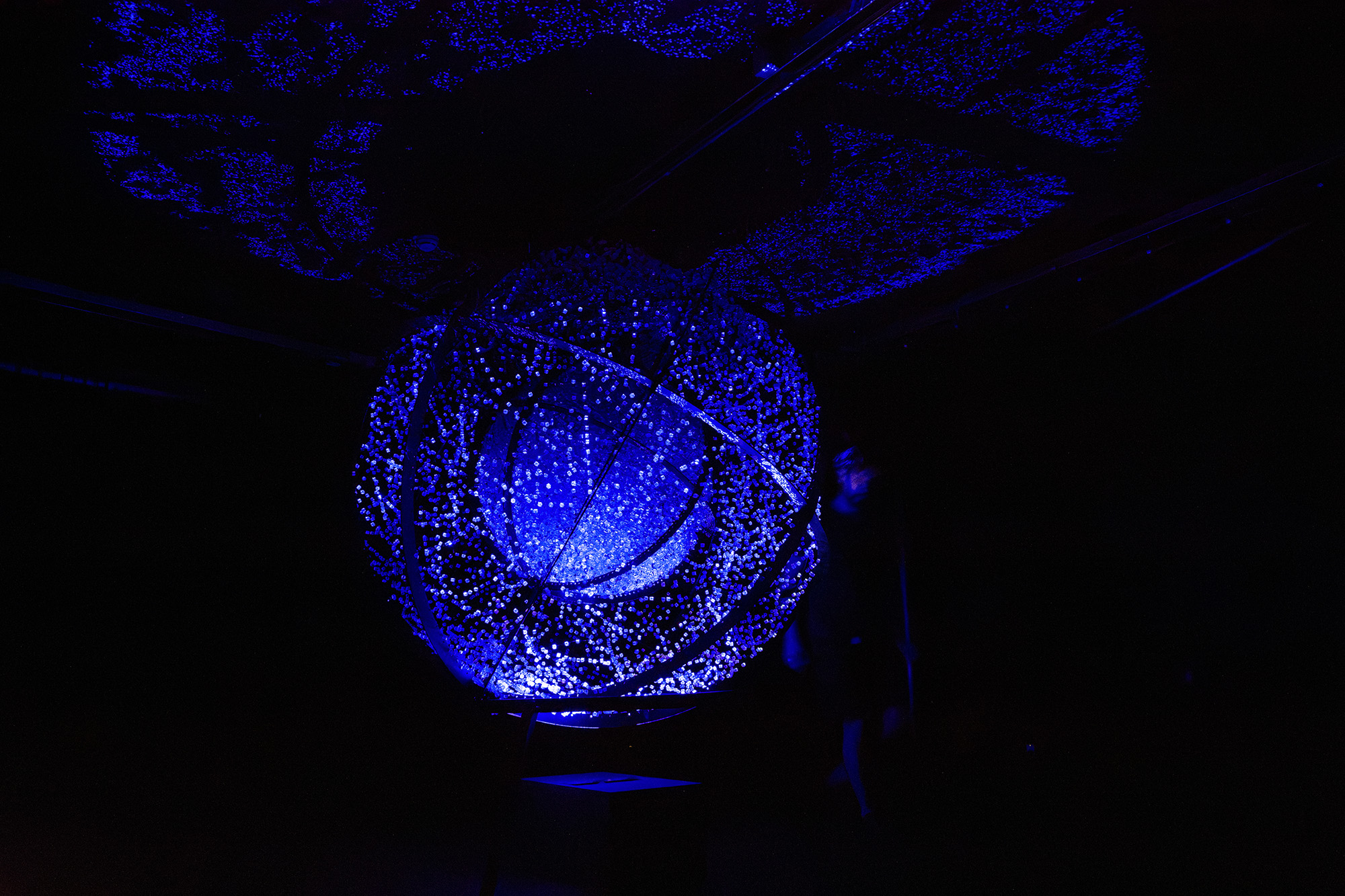 Installation artistique Leave Space sur les débris orbitaux